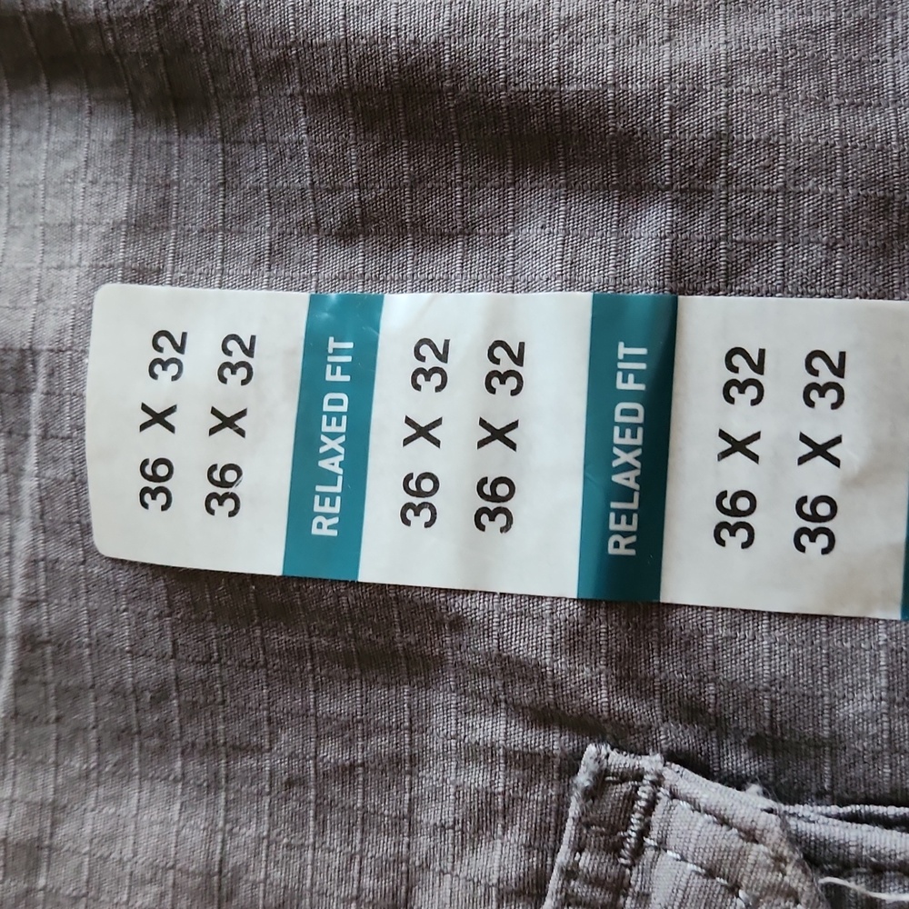 Carhartt NWT  Men's Relaxed Fit Gray Cargo Pant Size 36x32 - Picture 3 of 10